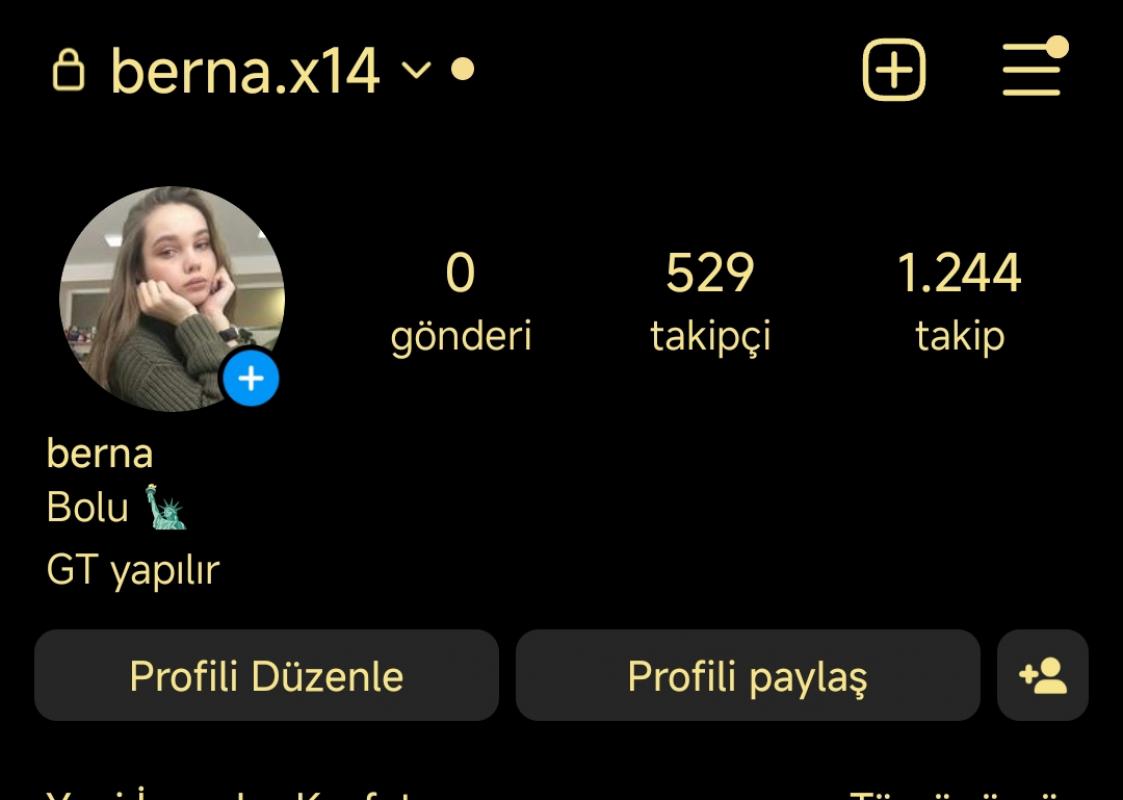 +1k takip isteği olan kadın hesabı (sayfaya çevirilebilir)